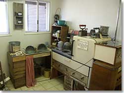 1930s kitchen and utensils